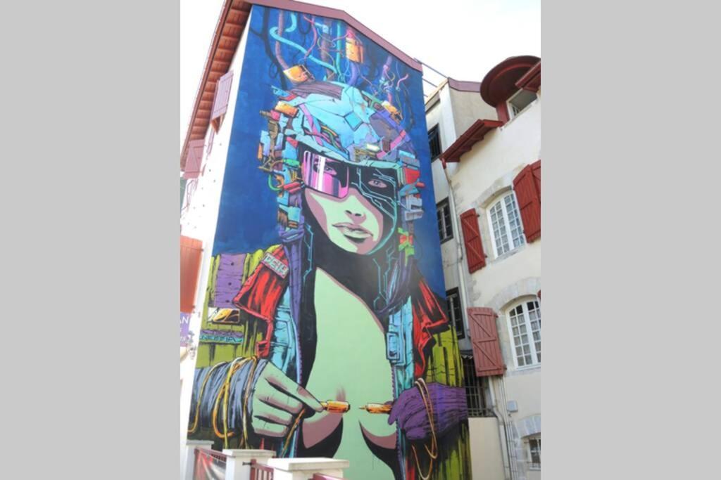 Ferienwohnung Duplex Avec Belle Terasse Au Centre De Bayonne Exterior foto